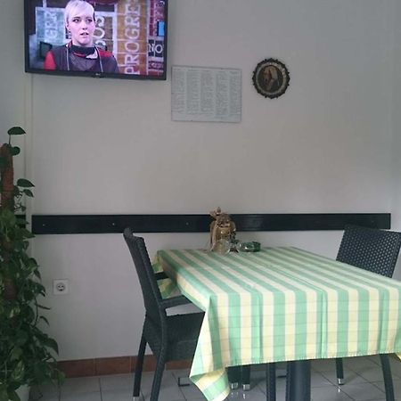Guest House Violeta Palit 외부 사진