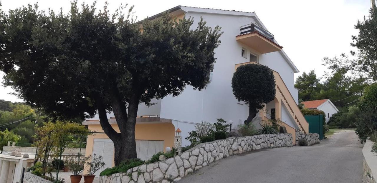 Guest House Violeta Palit 외부 사진