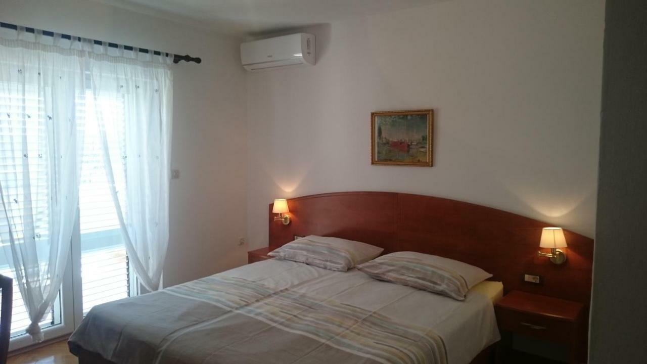 Guest House Violeta Palit 외부 사진