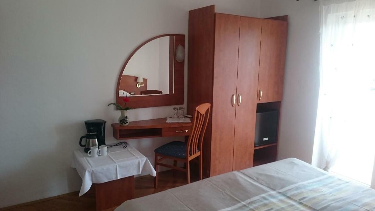 Guest House Violeta Palit 외부 사진